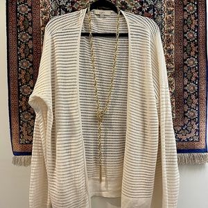 Loft cream like new sweater